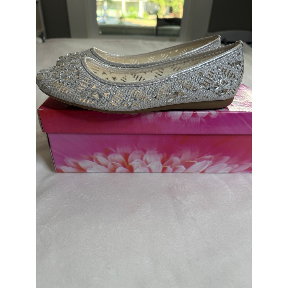 Bolaro by Summer Rio Womens Silver Rhinestone Laser Cut Ballet Flats SF5307 6